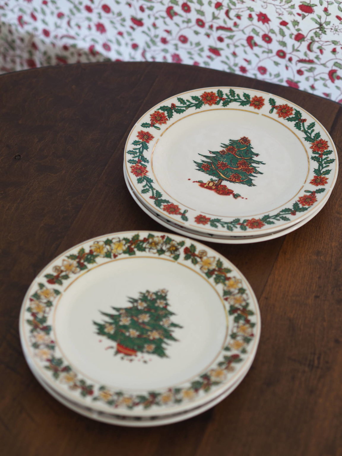 Set of 4 Vintage Christmas Salad Plates by Wang’s International Heywood Home Company